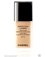 Chanel Perfection Lumeiere  Long wear Flawless Fluid Makeup SPF10 30ml - 10 Beige